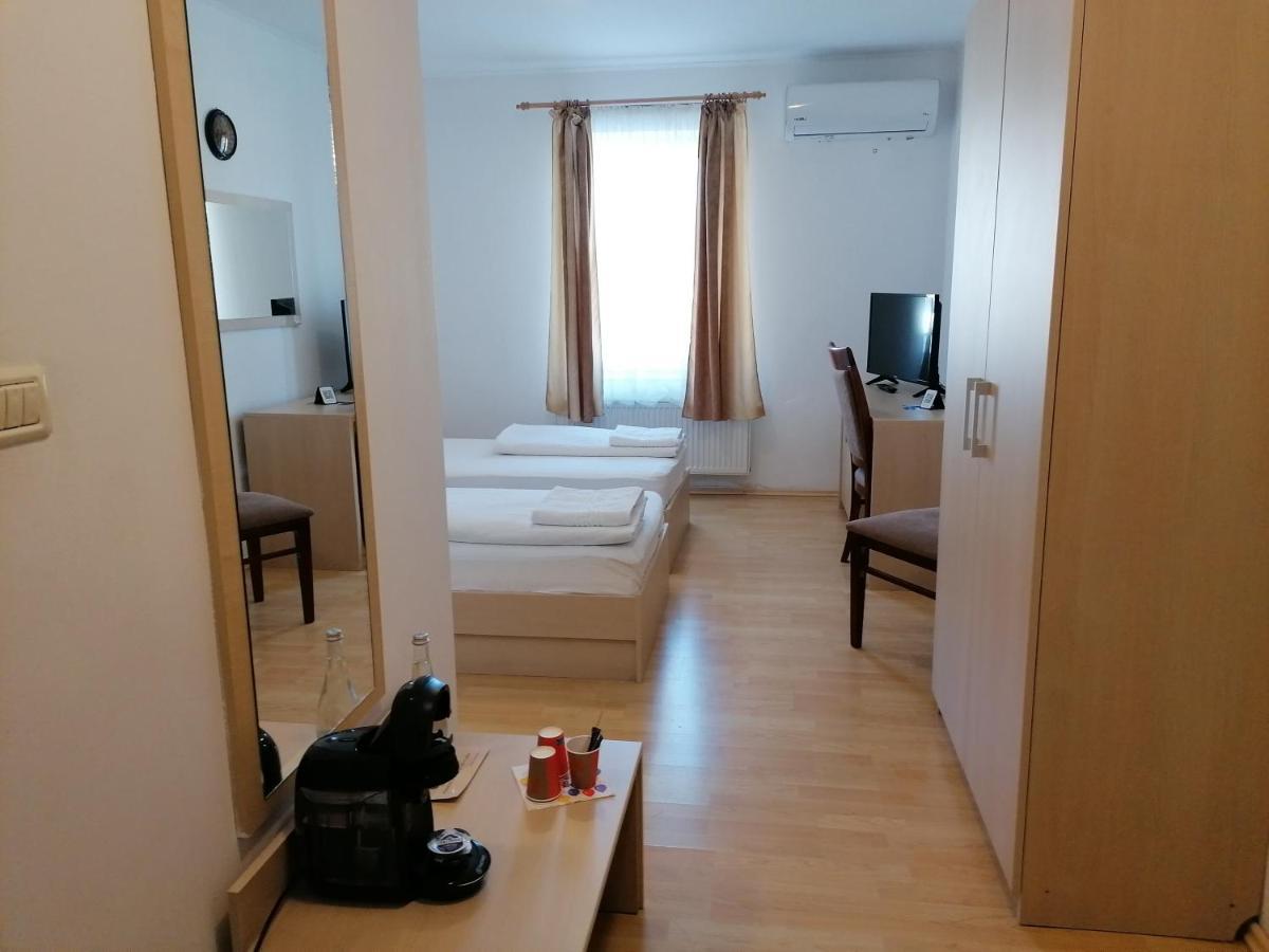 Casa La Fayette Hotel Timisoara Ngoại thất bức ảnh