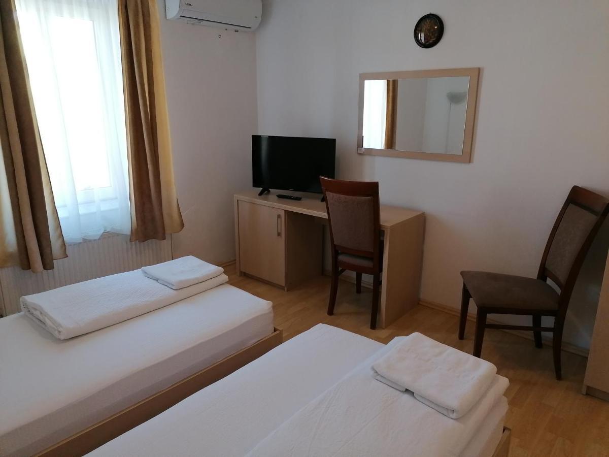 Casa La Fayette Hotel Timisoara Ngoại thất bức ảnh