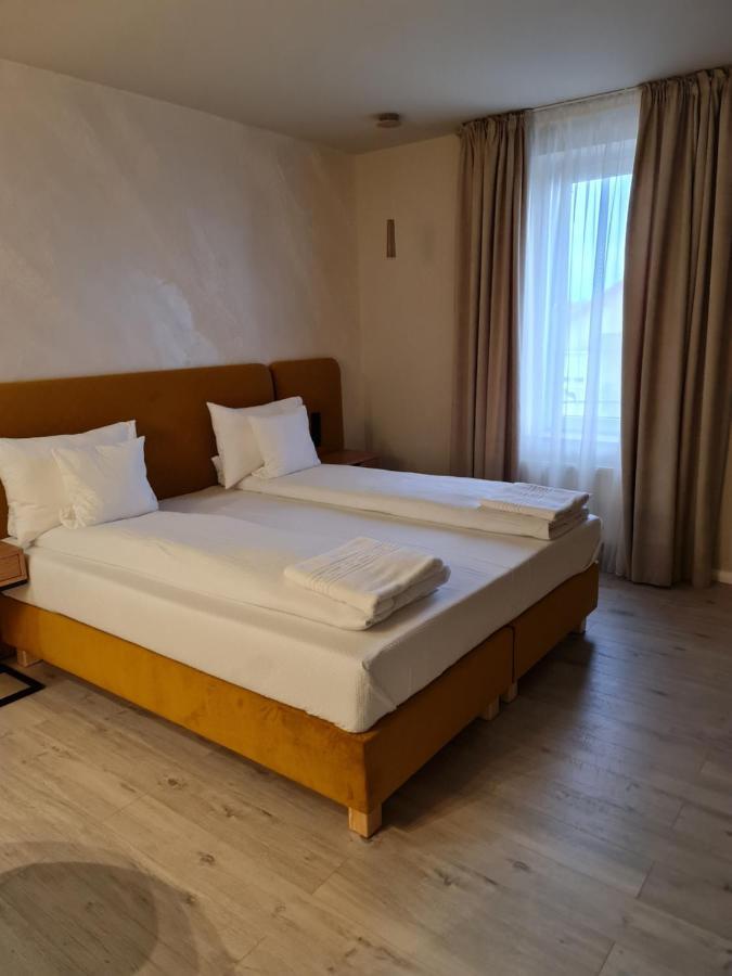 Casa La Fayette Hotel Timisoara Ngoại thất bức ảnh