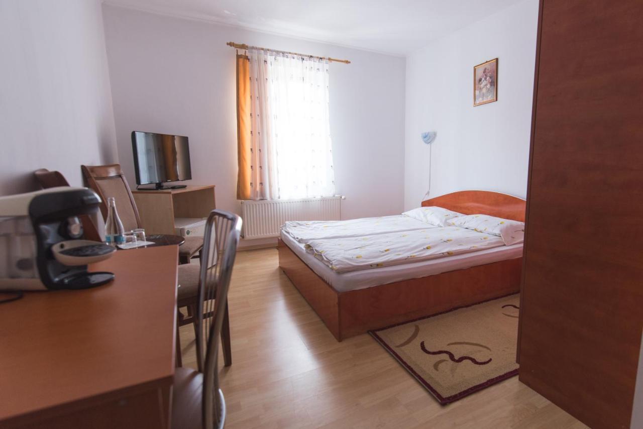 Casa La Fayette Hotel Timisoara Ngoại thất bức ảnh